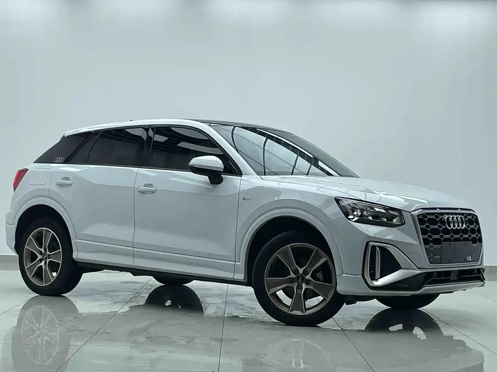 Audi Q2L 2023