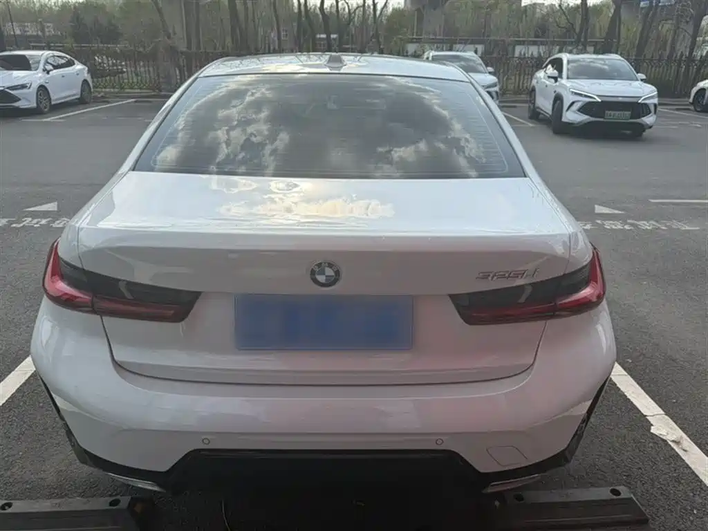 BMW 3 Series 2025