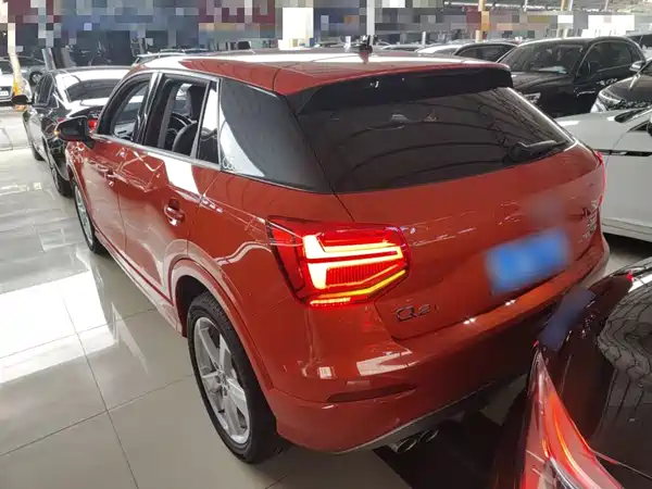 Audi Q2L 2020