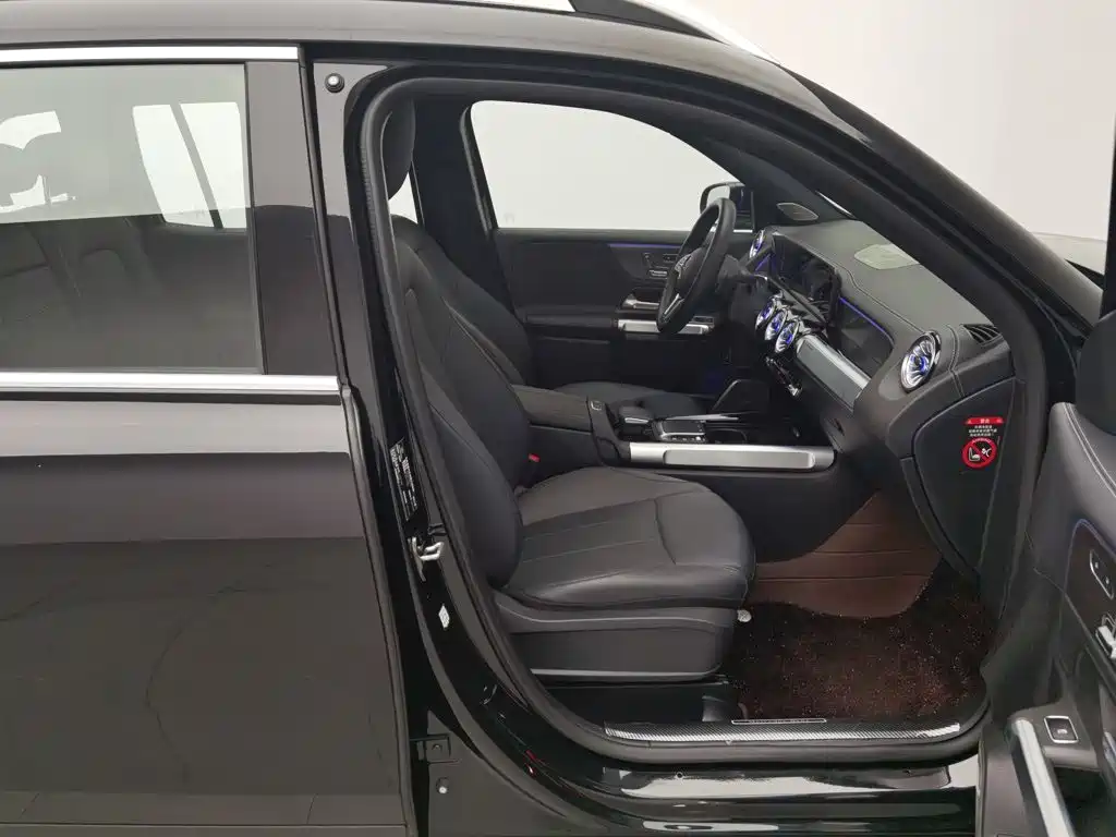 Mercedes-Benz GLB 2023 — фото 23