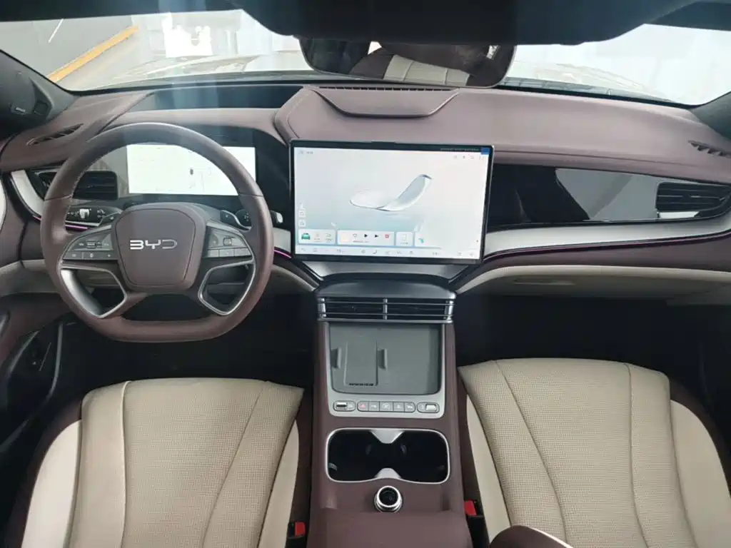 BYD Seal 07 DM-i 2025 — фото 10