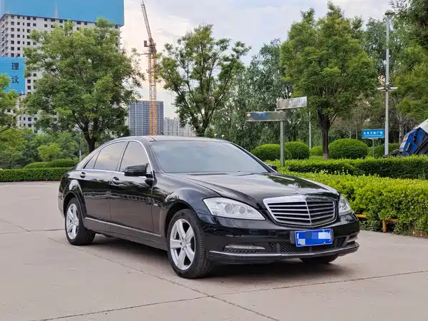 Mercedes-Benz S-Class 2012