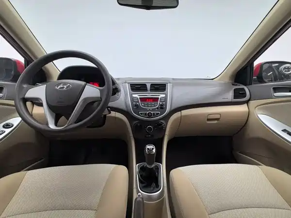 Hyundai Accent 2013