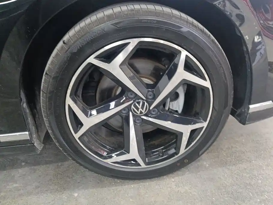Volkswagen Magotan 2024