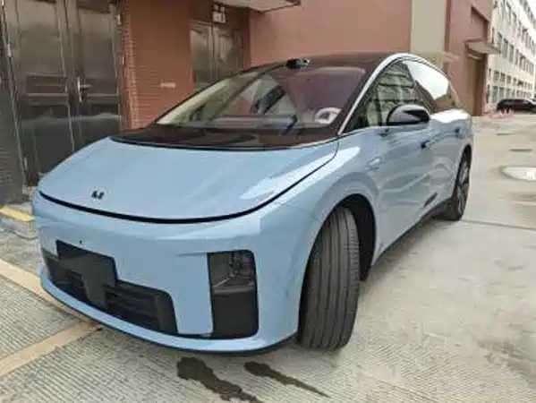 Li Auto i8 2025