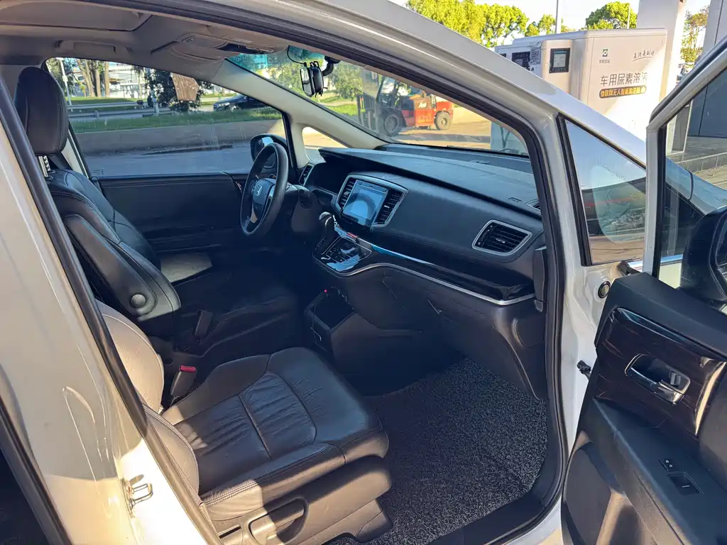 Honda Odyssey 2019 — фото 19