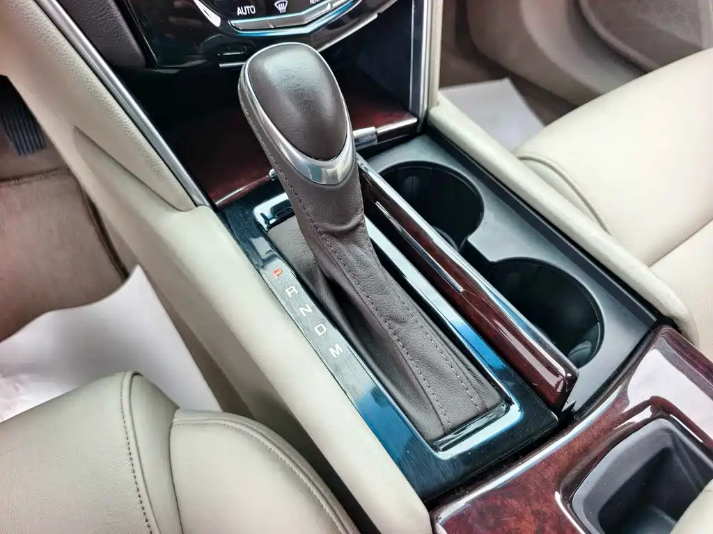 Cadillac XTS 2015 — фото 6