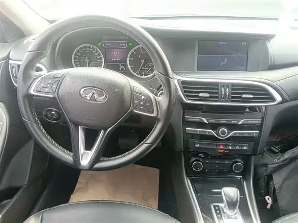 Infiniti QX30 2017