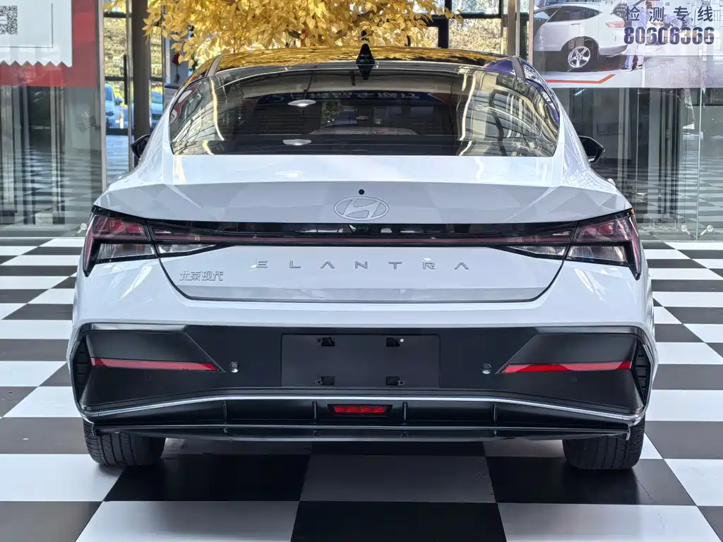 Hyundai Elantra 2023