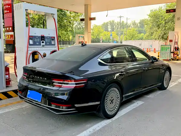 Genesis G80 2025
