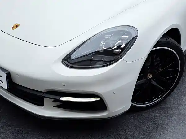 Porsche Panamera 2019