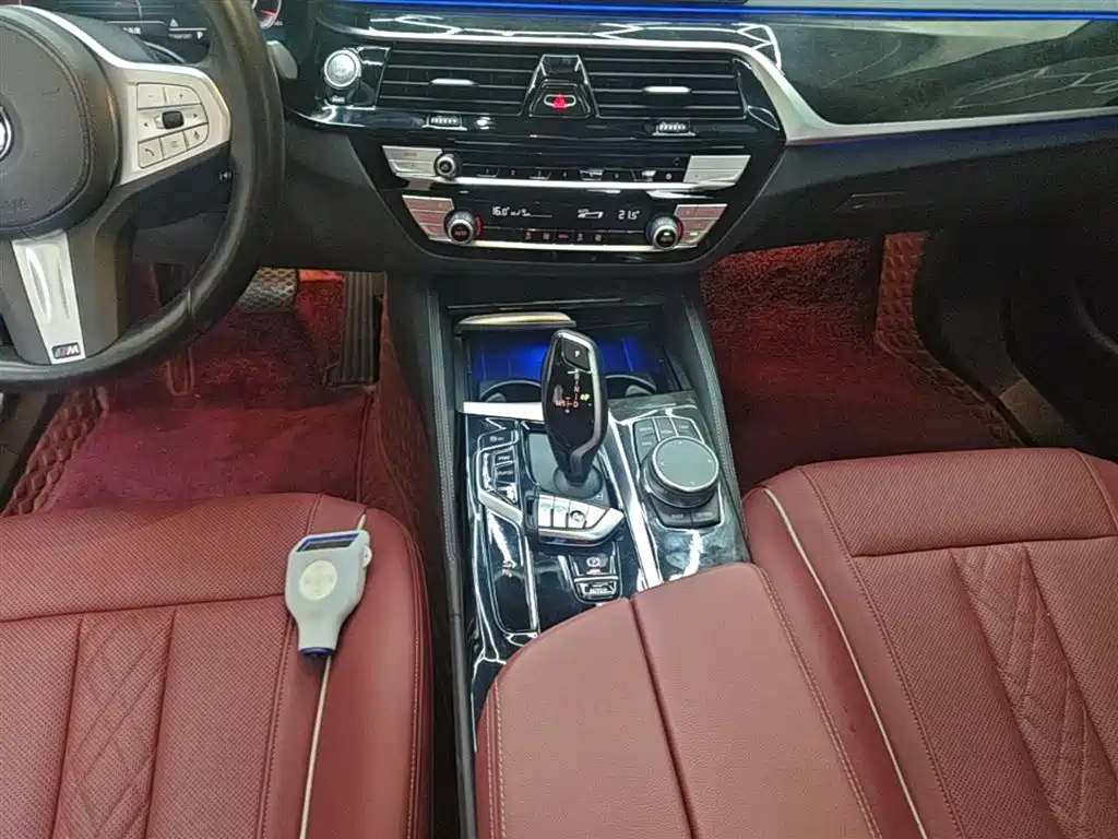 BMW 5 Series 2023 — фото 14