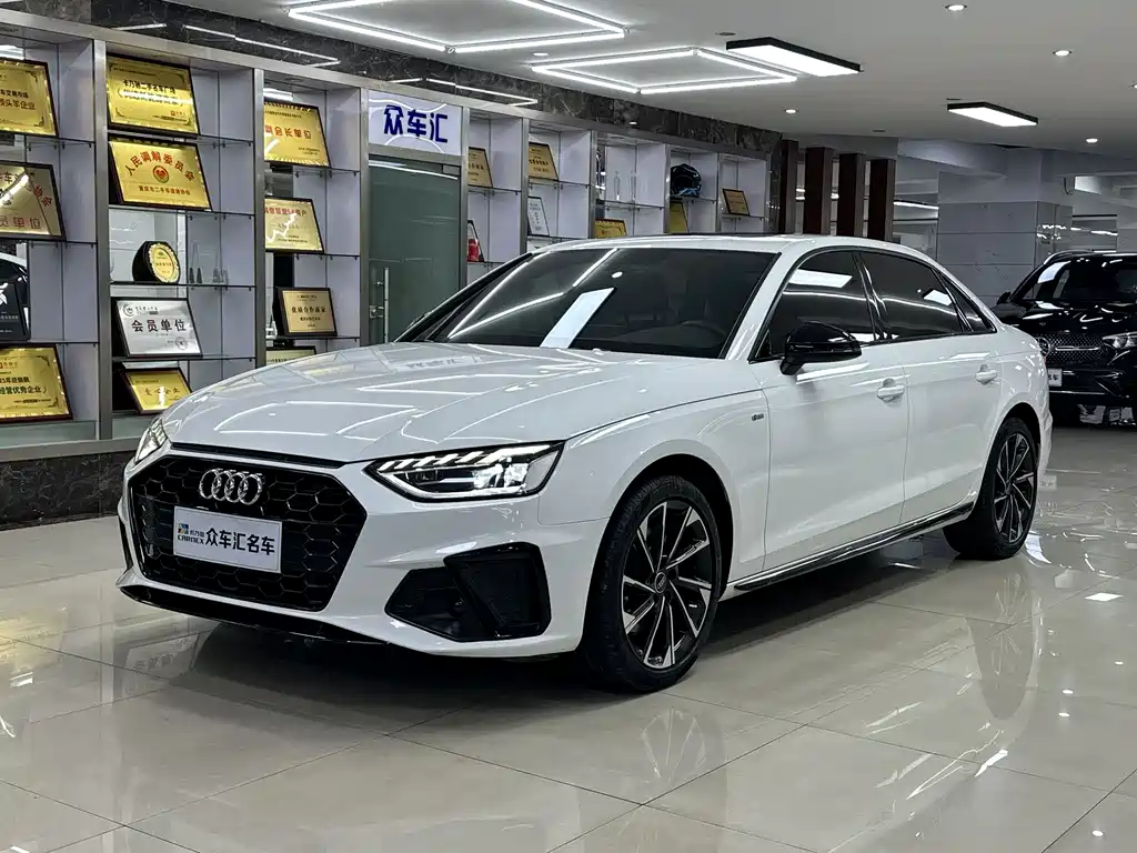 Audi A4L 2023 — фото 1