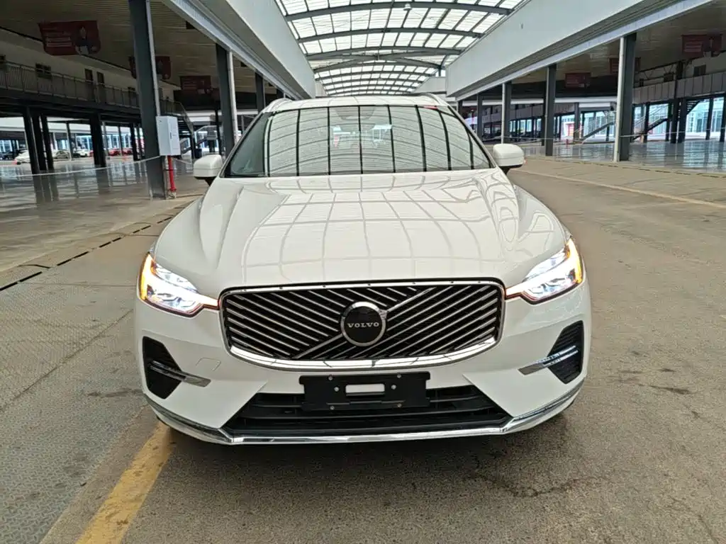 Volvo XC60 2025