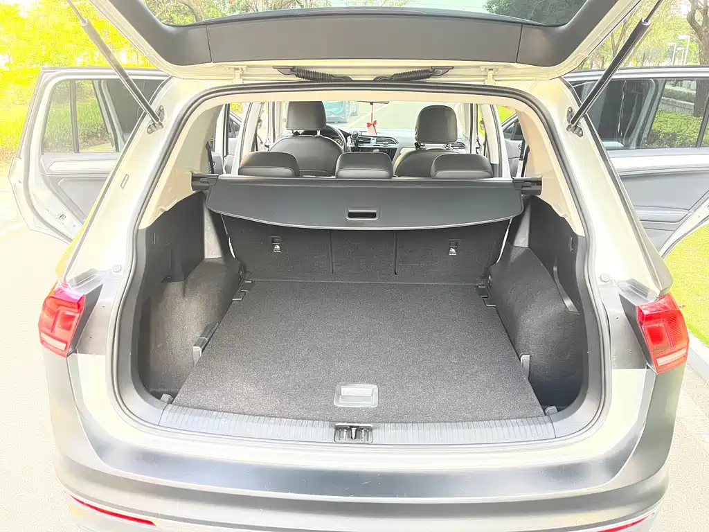 Volkswagen Tiguan L 2020 — фото 10