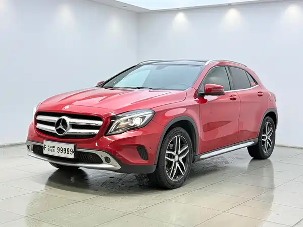 Mercedes-Benz GLA 2015