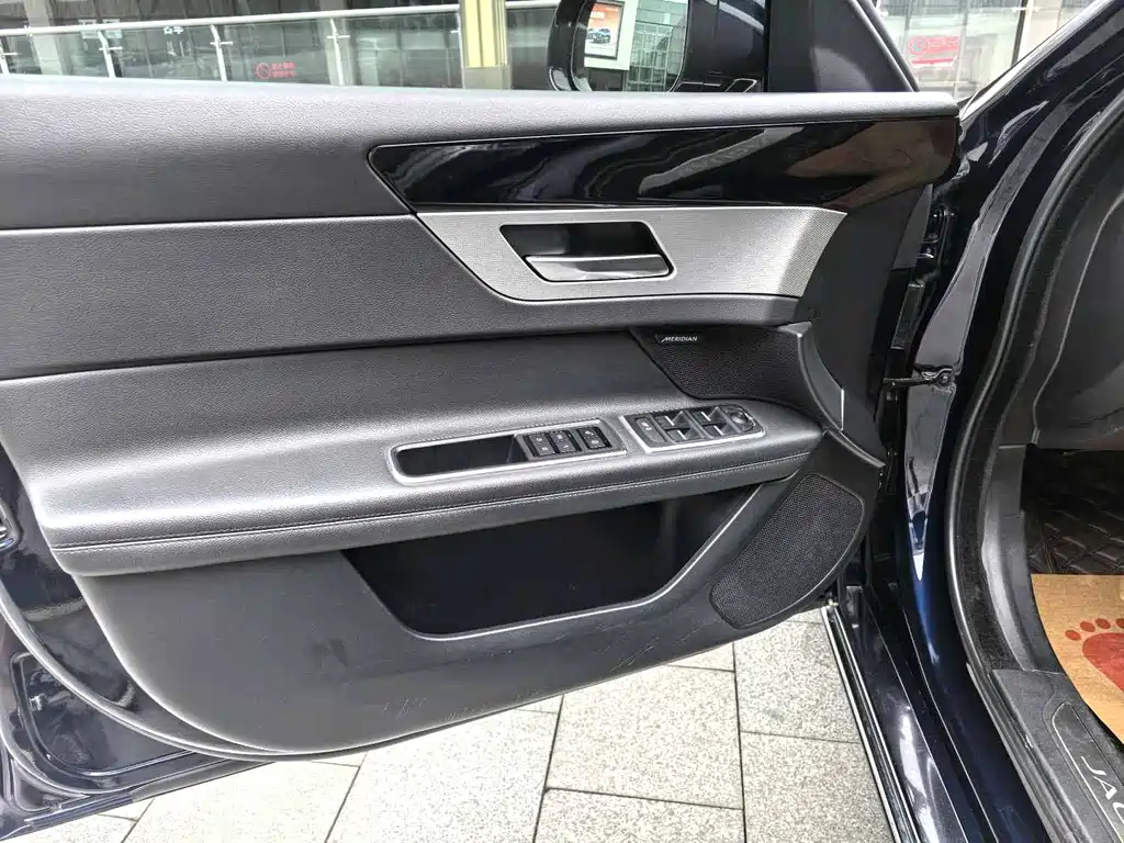 Jaguar XFL 2020