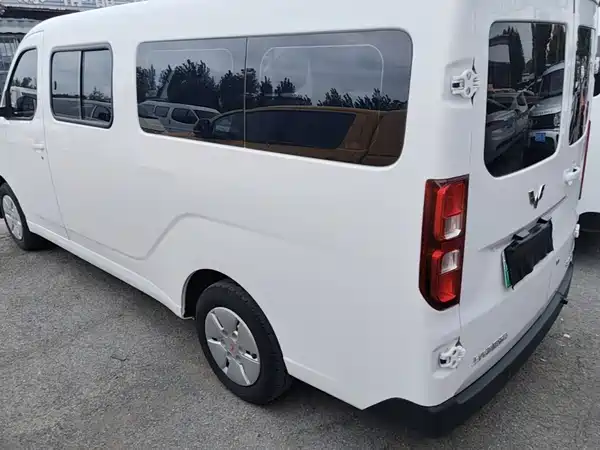 Wuling Yangguang 2025