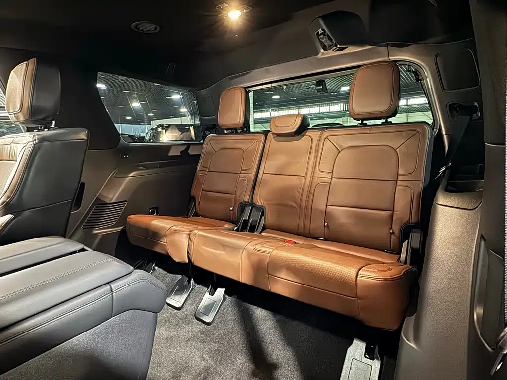 Lincoln Navigator 2025 — фото 17