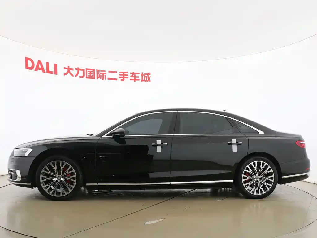 Audi A8 2021 — фото 13