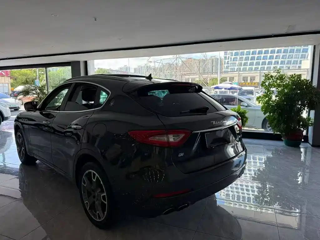 Maserati Levante 2017 — фото 4