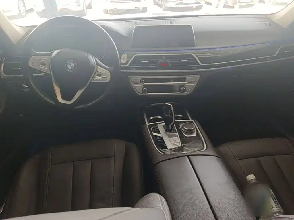 BMW 7 Series 2019 — фото 10