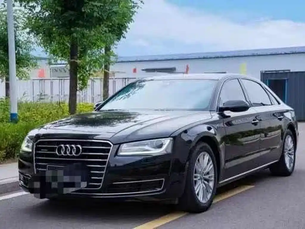 Audi A8 2014 — фото 1