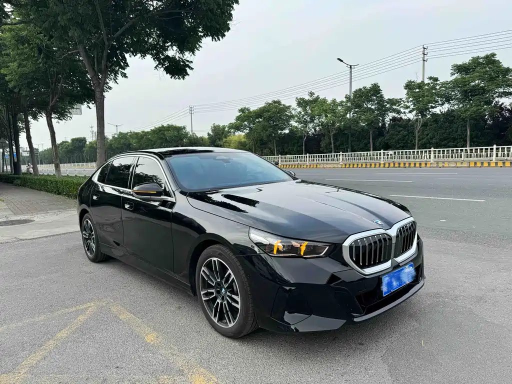 BMW 5 Series 2026