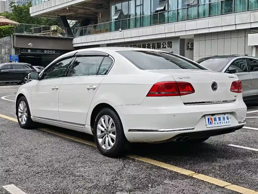 Volkswagen Magotan 2012