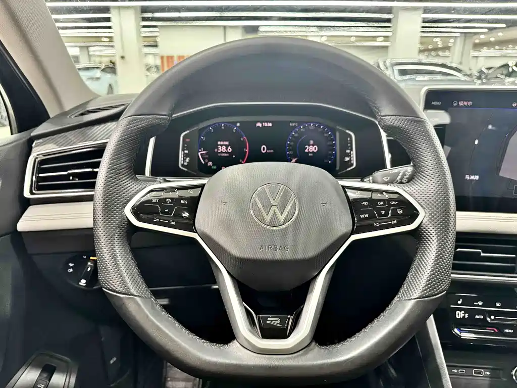 Volkswagen Tiguan L 2021 — фото 15