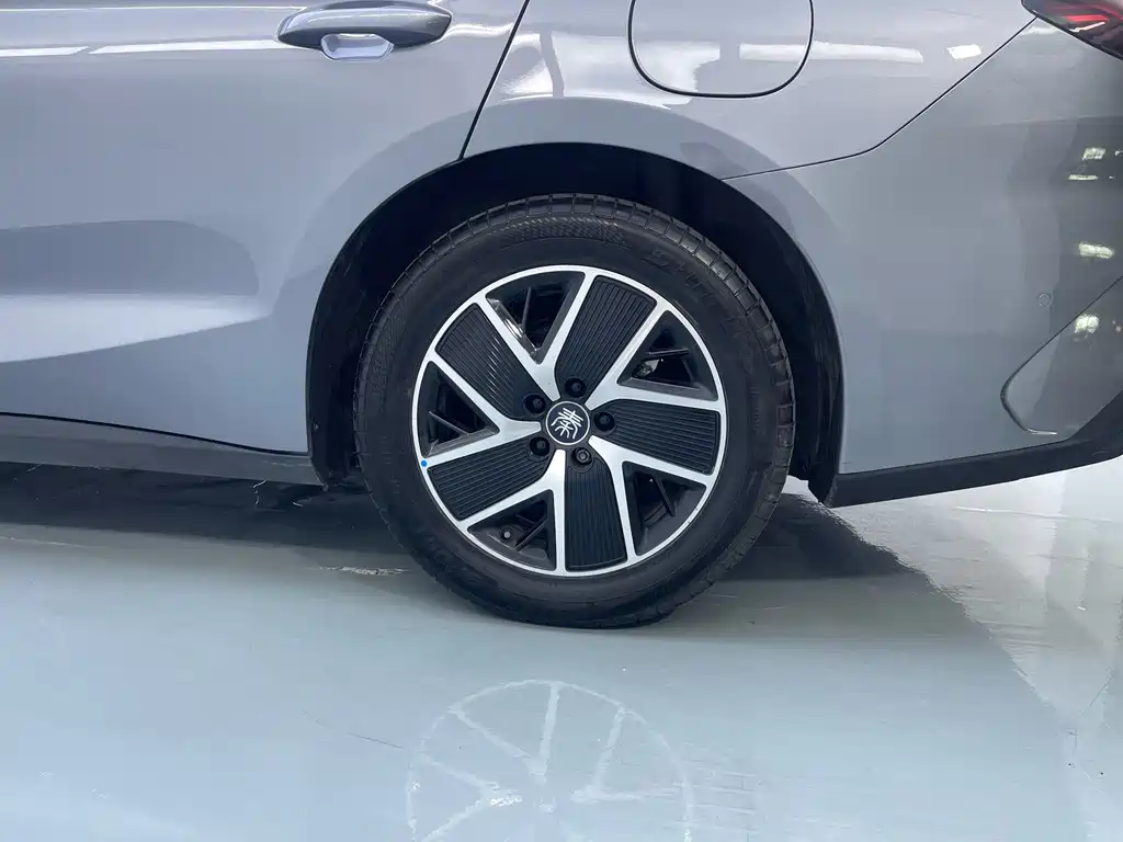BYD Qin L 2025 — фото 12