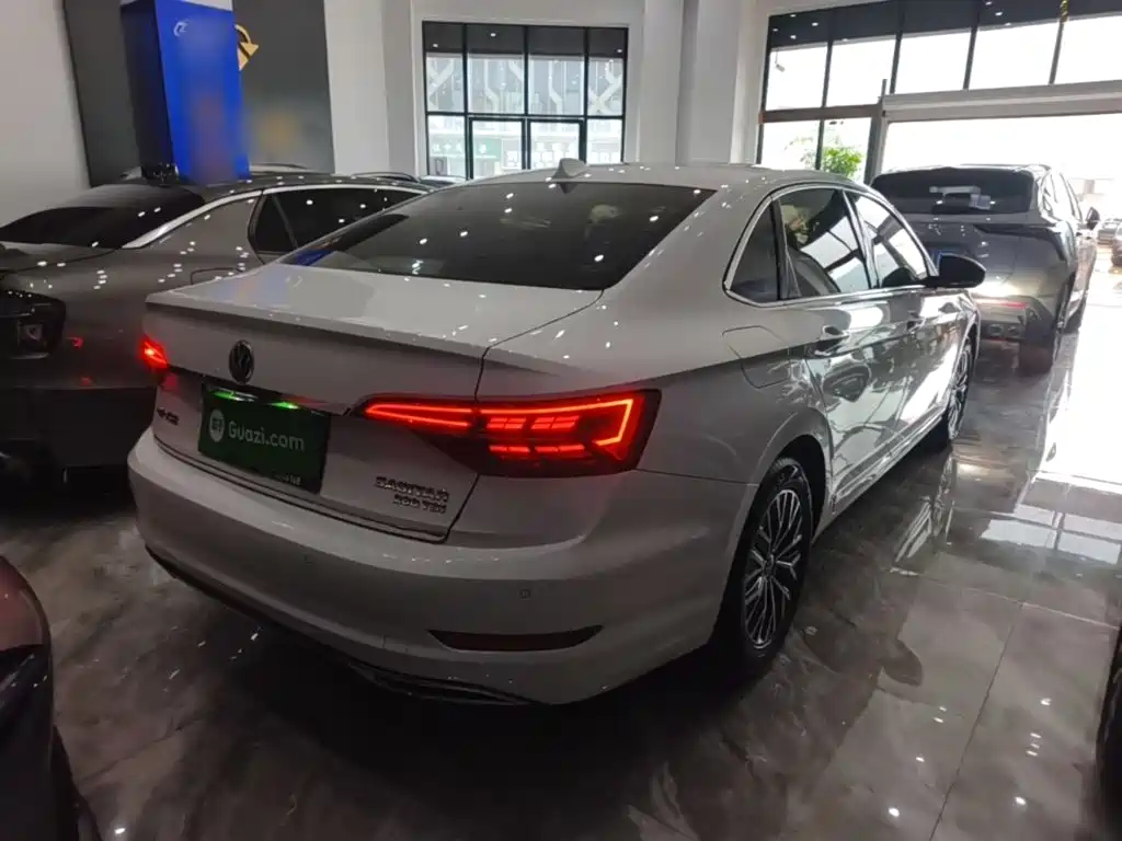 Volkswagen Sagitar 2019