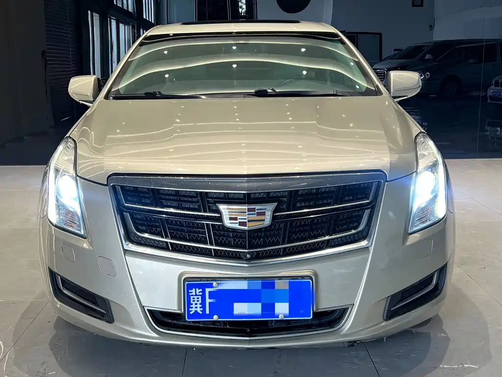 Cadillac XTS 2017 — фото 2
