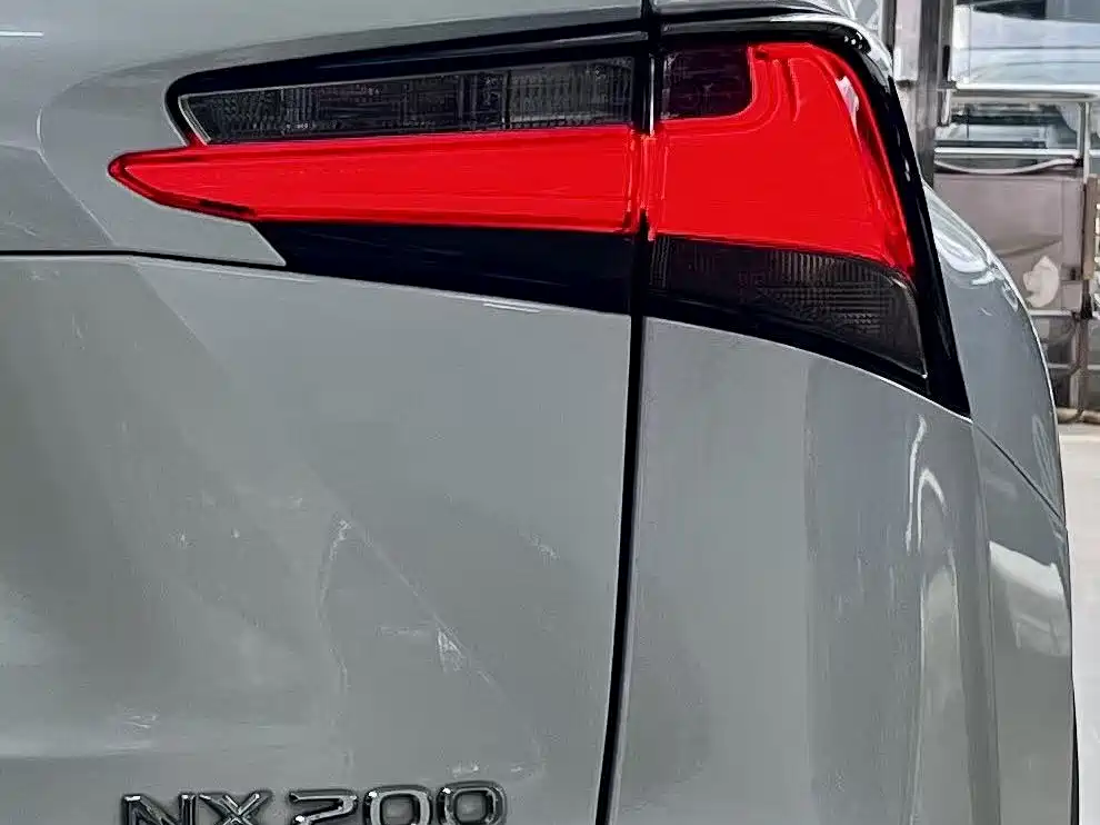 Lexus NX 2017 — фото 20
