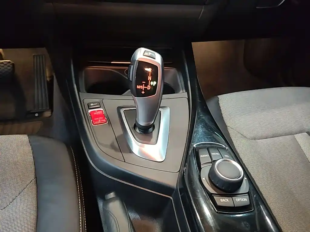 BMW 1 Series 2015 — фото 14
