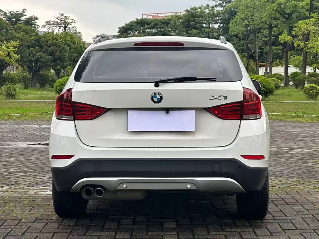 BMW X1 2015 — фото 8
