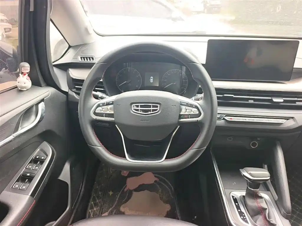 Geely Vision X3 2022 — фото 11