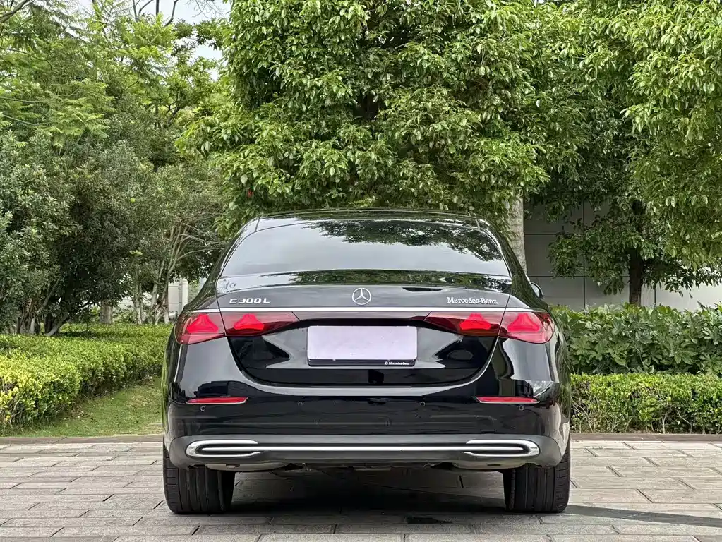 Mercedes-Benz E-Class 2025