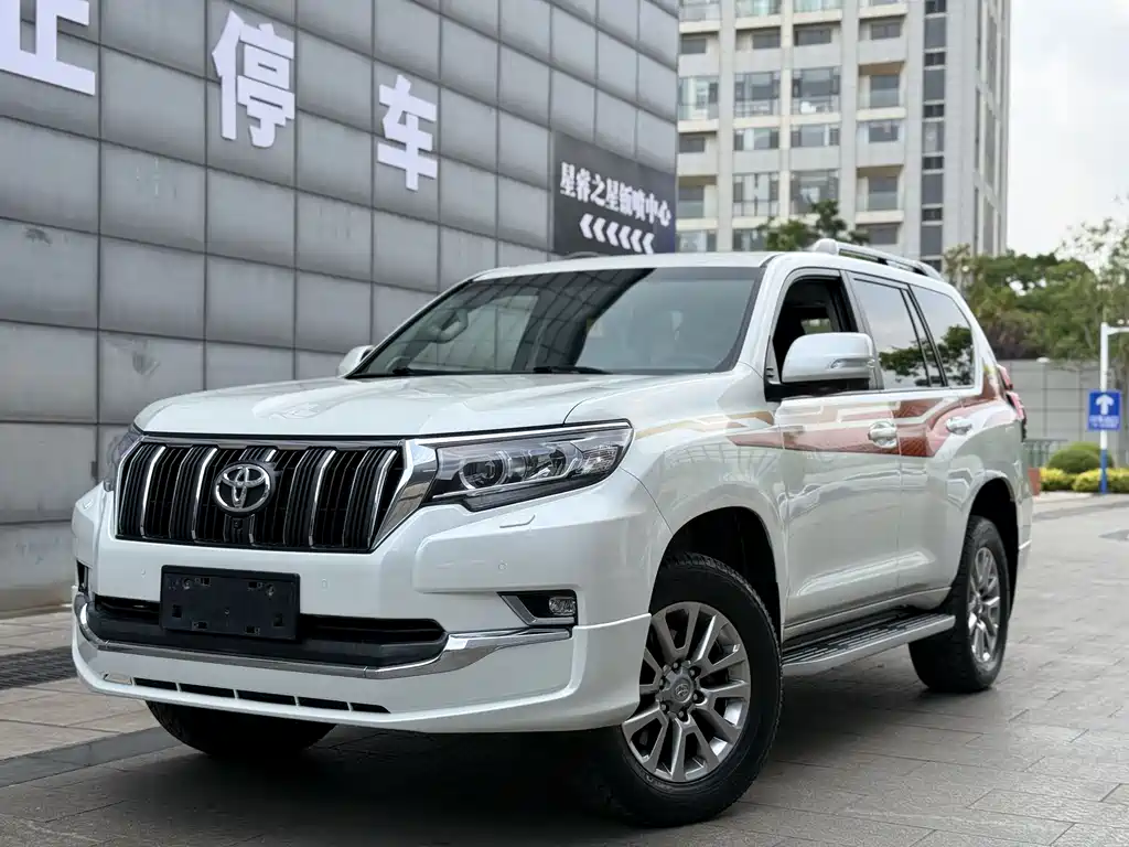 Toyota Prado 2019 — фото 1