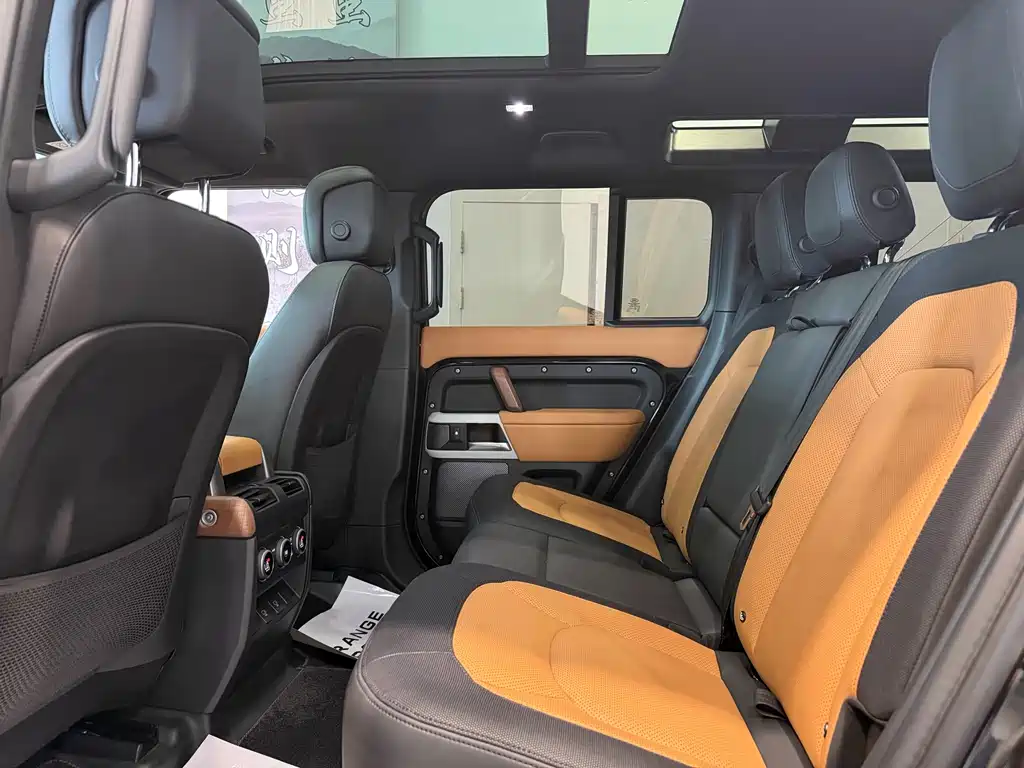 Land Rover Defender 2024 — фото 14