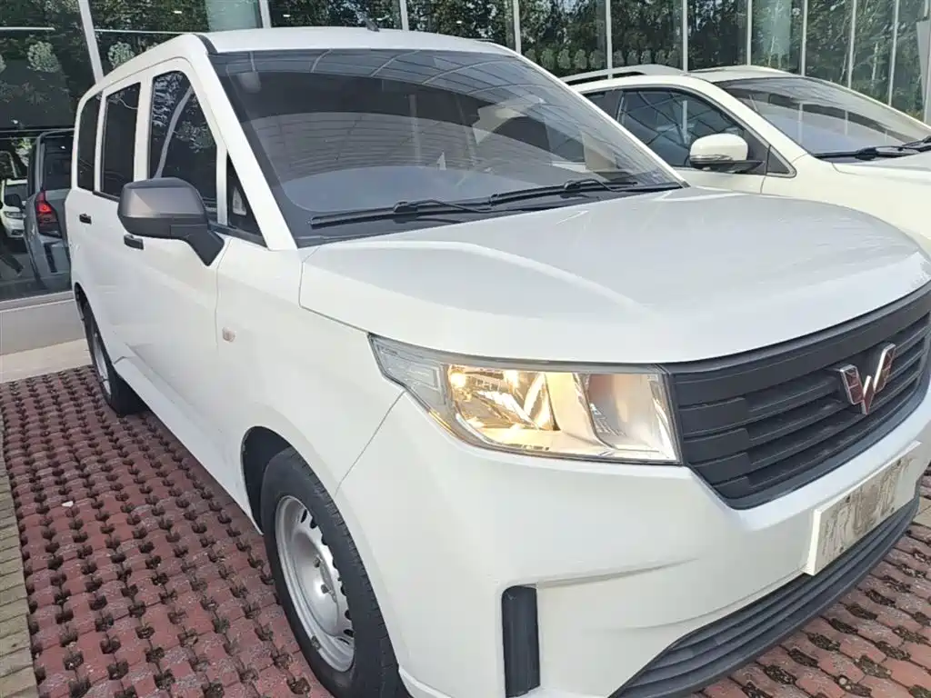 Wuling Hongguang PLUS 2023 — фото 4