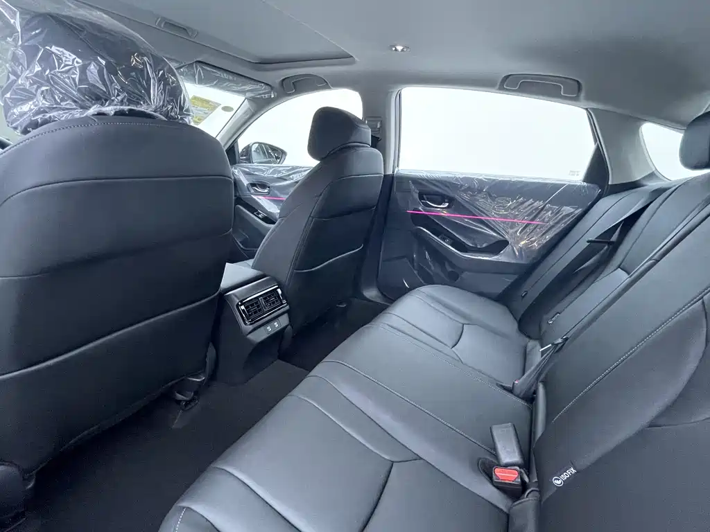 Honda Accord — фото 9