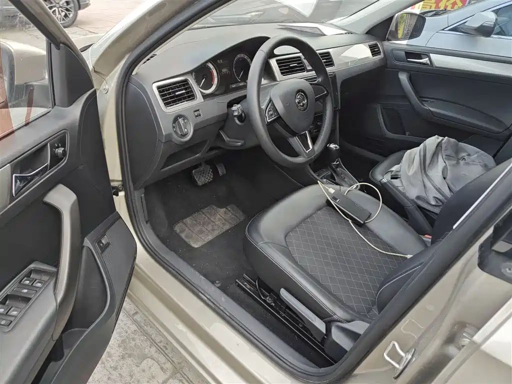 Skoda Rapid 2019 — фото 16