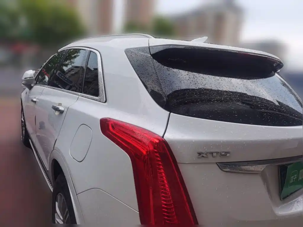 Cadillac XT5 2018 — фото 25