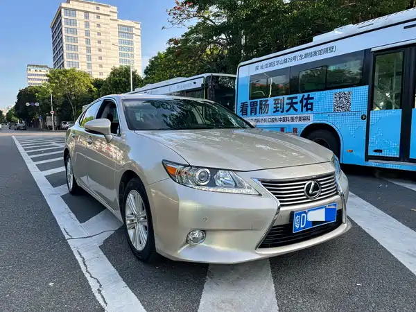 Lexus ES 2015