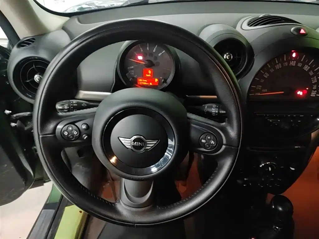 MINI Countryman 2016 — фото 11