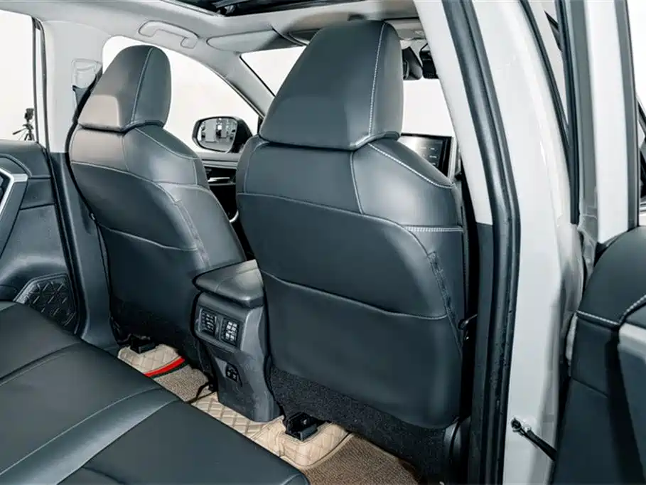 Toyota RAV4 2020 — фото 20
