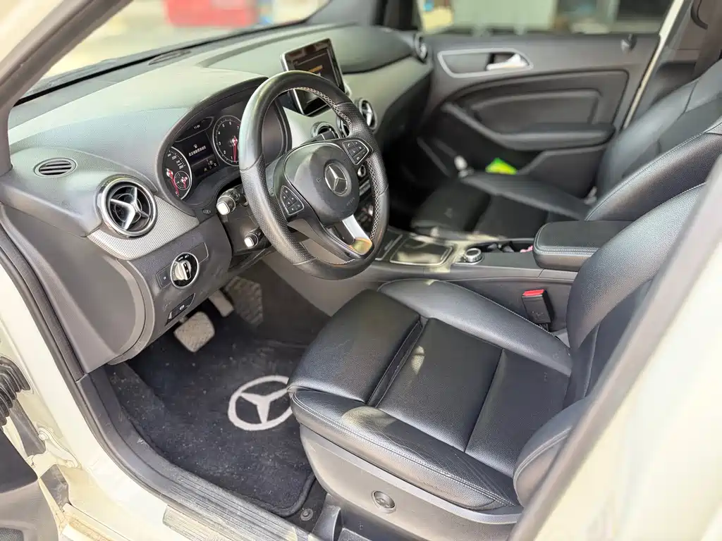 Mercedes-Benz B-Class 2016 — фото 8