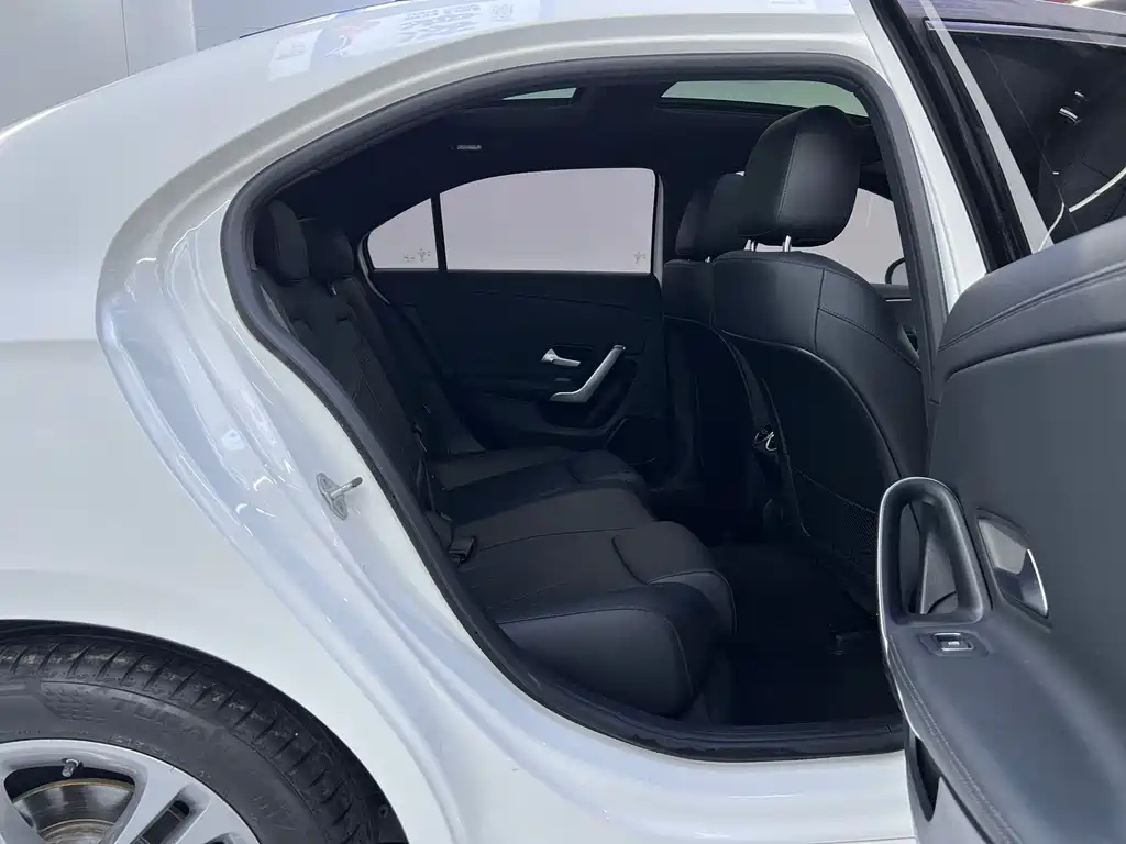 Mercedes-Benz A-Class 2023 — фото 20