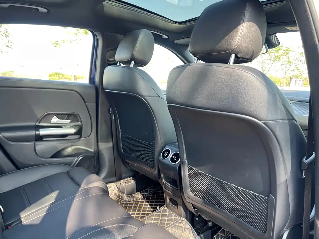 Mercedes-Benz GLA 2023 — фото 14
